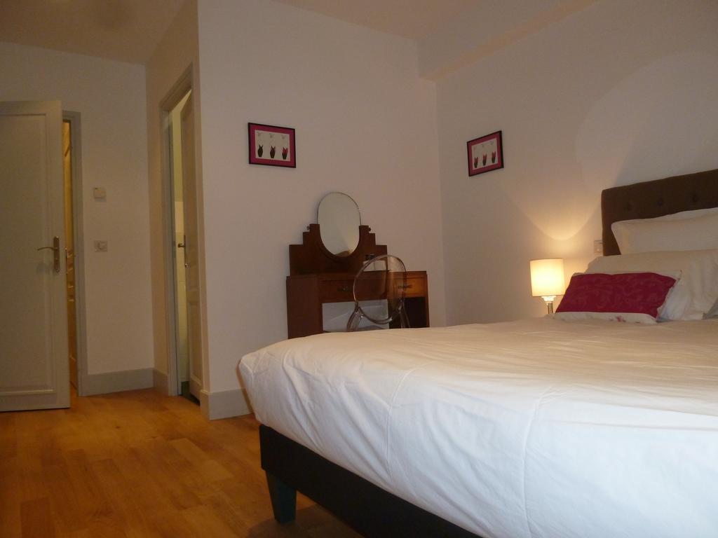 Les Versaillaises Versalles Habitación foto